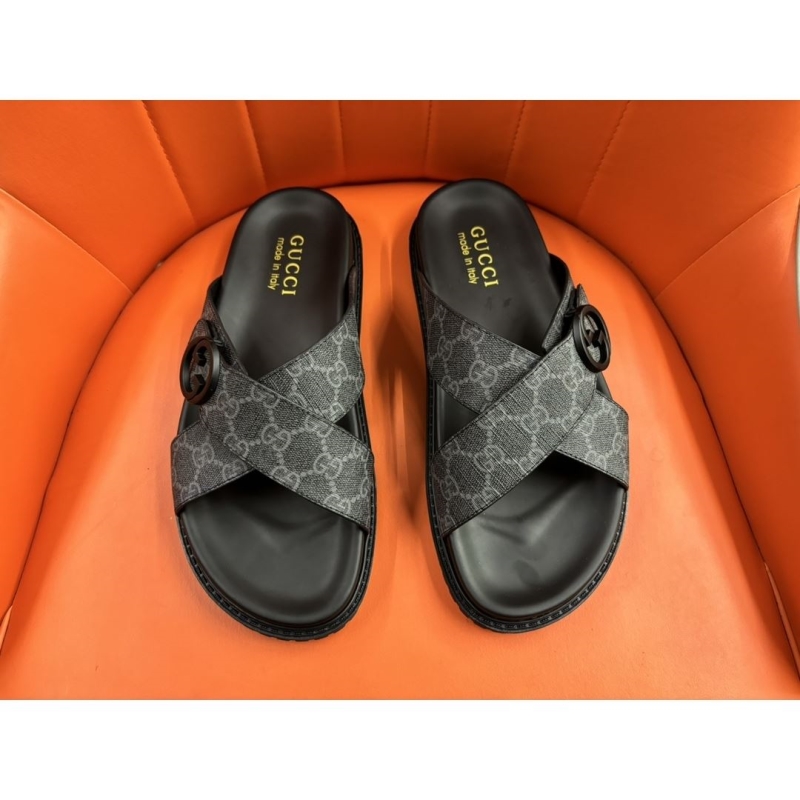 G*u*i slippers